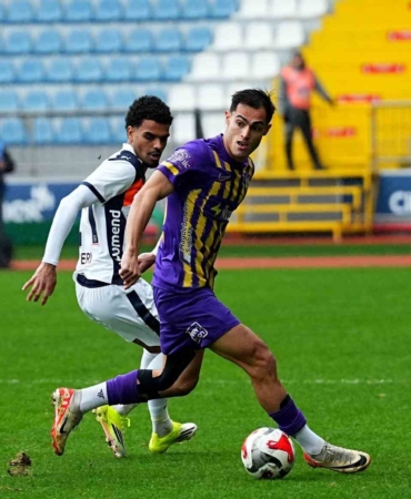 Trendyol Süper Lig: Eyüpspor: 0 - Başakşehir: 1 (Maç devam ediyor)