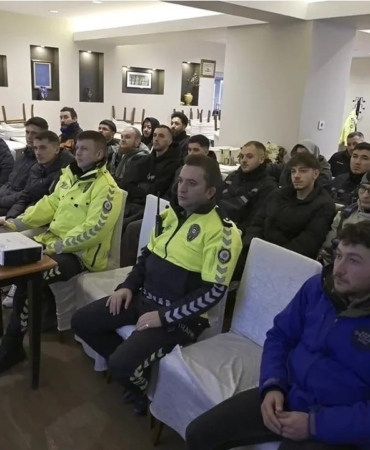 Kırklareli’nde motokuryelere güvenli sürüş eğitimi