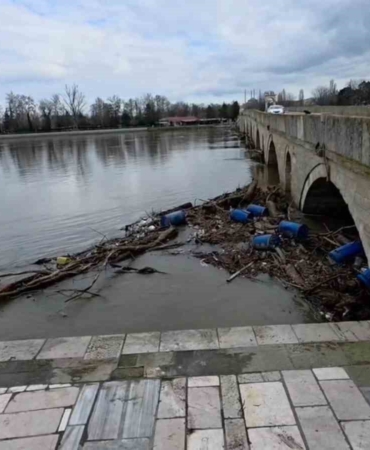 Edirne’de taşkın sonrası hasar gün yüzüne çıktı: Su seviyesi 60 santimetre düştü