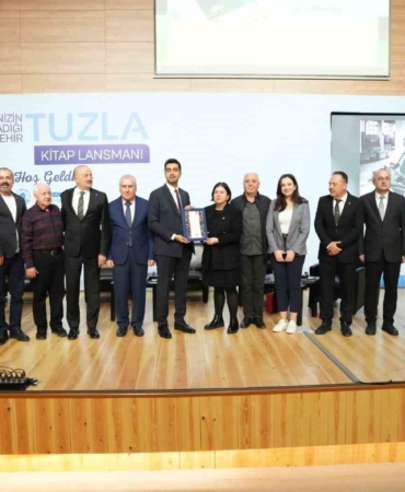 "Denizin Kucakladığı Şehir: Tuzla" kitabı çıktı