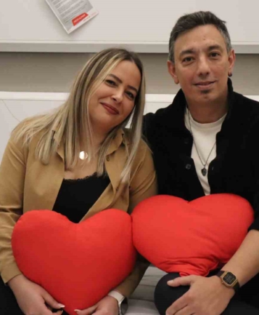 Sevgililer Günü’nde hayat veren bağ: Bağışladığı karaciğeriyle sevdiğine umut oldu