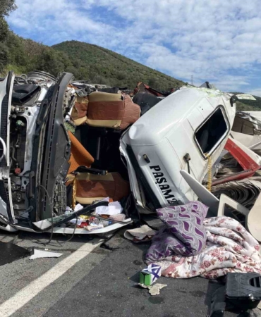 TEM’de iki tır kazaya karıştı, trafik felç oldu