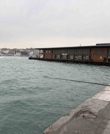 Beyoğlu Karaköy’de denizde kadın cesedi bulundu