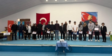 Burhaniye’de Korkma Gençliğin Ruhu Burada konulu bilgi yarışması yapıldı
