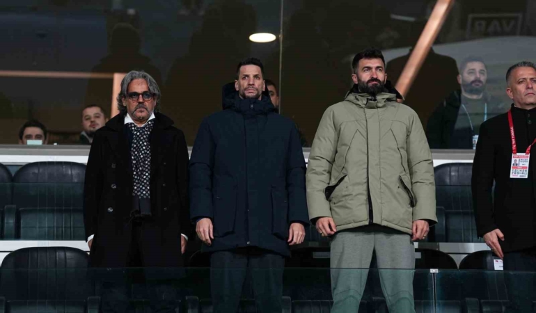 Hakan Balta, Başakşehir - Konyaspor maçını tribünden takip etti