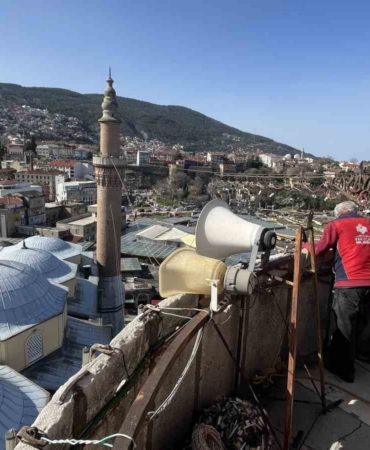 Bursa Ulu Cami’ye Ramazan mahyası: ’Kul hakkından sakın’