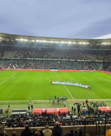 Kocaelispor ve Beşiktaş kupa maçına ‘Küfüre karşıyız’ pankartıyla çıktı