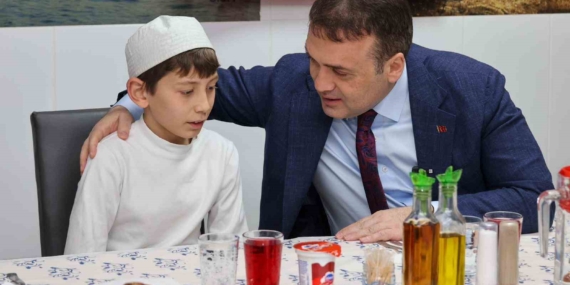 Geleceğin minik hafızları iftarda bir araya geldi
