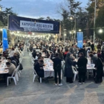 İstanbul Üniversitesi’nde düzenlenen iftara binlerce öğrenci katıldı