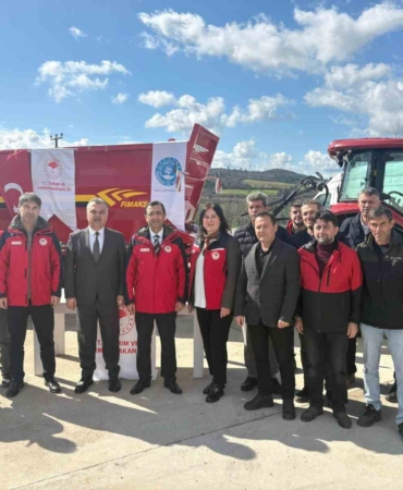 Çanakkale’de katı gübre dağıtma makinaları işletmelere teslim edildi