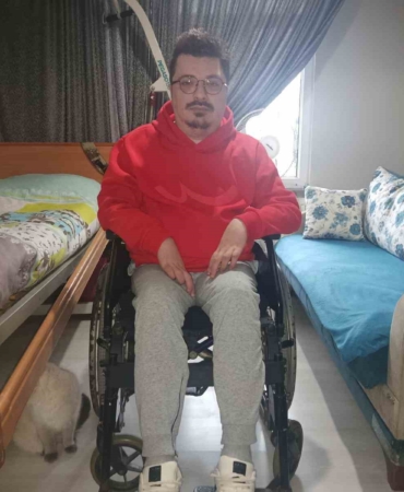 Omurilik felci geçiren "Stikman" lakaplı Günal Şen, Elon Musk’un tedavisiyle tekrar yürümek istiyor