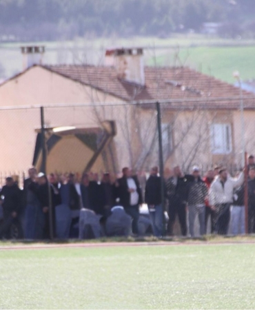 Deplasman yasağı olmasına rağmen taraftar alınmasına tepki