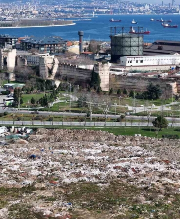 İBB ve İSKİ’nin moloz döktüğü tarihi Kazlıçeşme Meydanı’nda çevre kirliliği