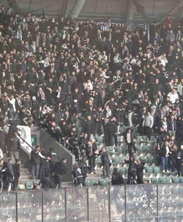 Beşiktaş tribünü karıştı, 15 taraftara adli işlem yapıldı