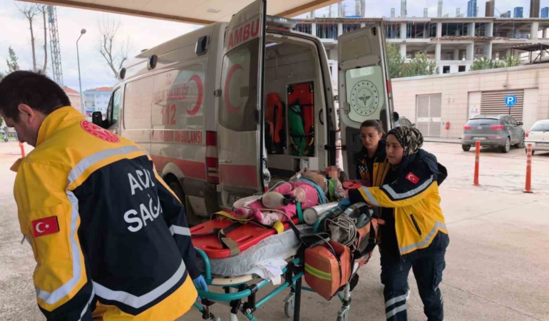 Hafif ticari aracın çarptığı çocuk ağır yaralandı