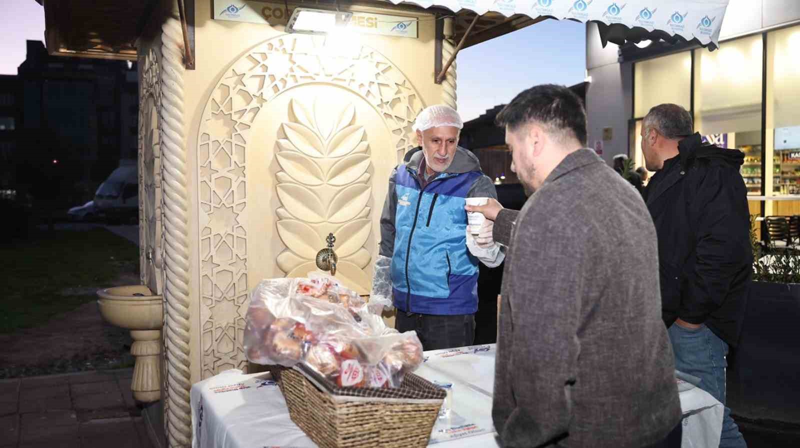 Sultangazi Belediyesi’nden iftara yetişemeyenler için sıcak çorba ikramı