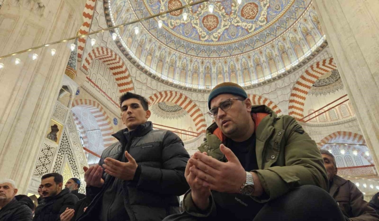 Selimiye Camii’nde 4 yıl aradan sonra ilk teravih