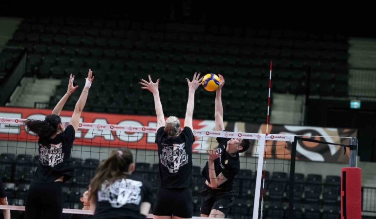 Eczacıbaşı Dynavit, Göztepe ile mücadele edecek