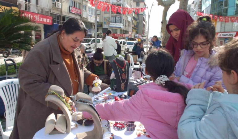 Edremit’te Sevgi Panayırı ilgi gördü