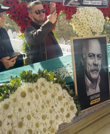 Usta oyuncu Ali Tutal son yolculuğuna uğurlandı