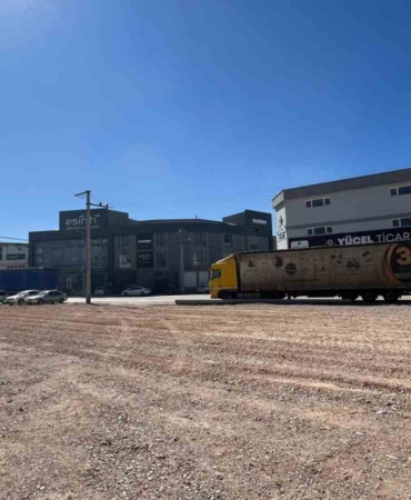 Sanayi bölgesinde otopark alanları artıyor