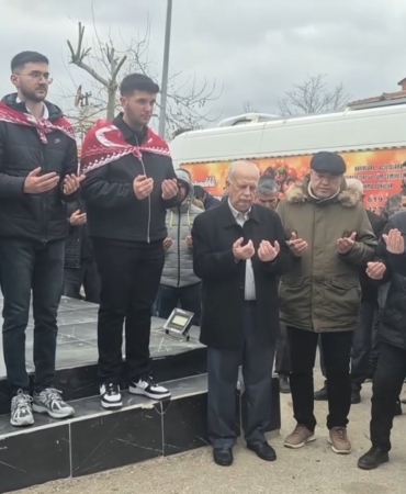 Kınalı kuzular dualarla askere uğurlandı