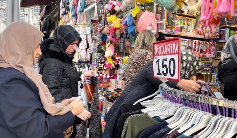 Bursa’da bayram hareketliliği çarşılara yansıdı