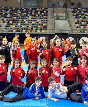 Körfezli karateciler il seçmelerinde 20 madalya kazandı