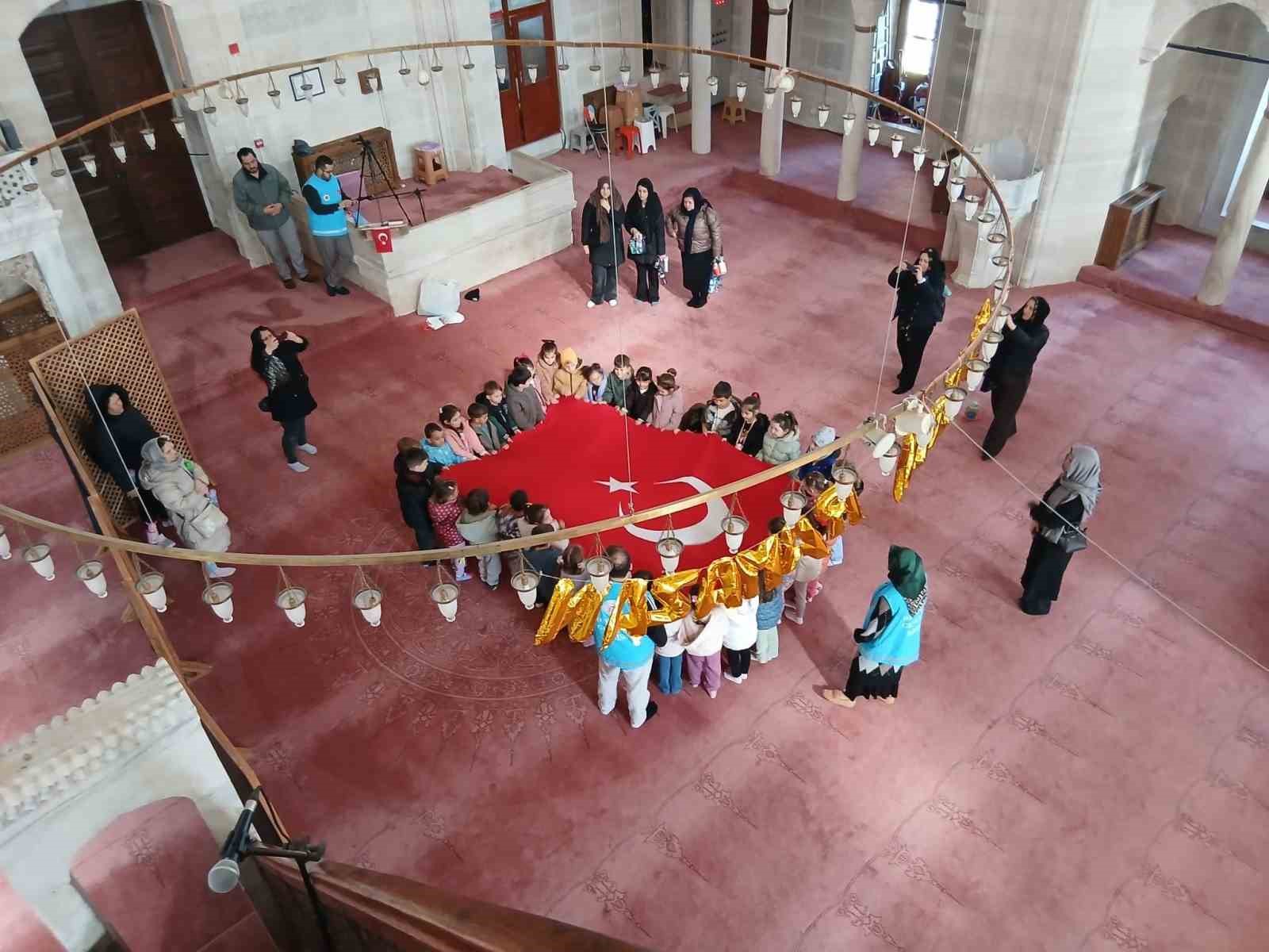 Babaeski’de minik öğrenciler Ramazan etkinliğinde cami ile tanıştı