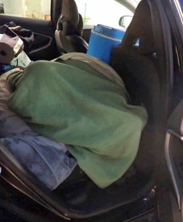 Türkiye’den çıkan araçlara gizlenen kaçaklar yakalandı