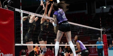 5 setlik derbinin galibi Eczacıbaşı Dynavit