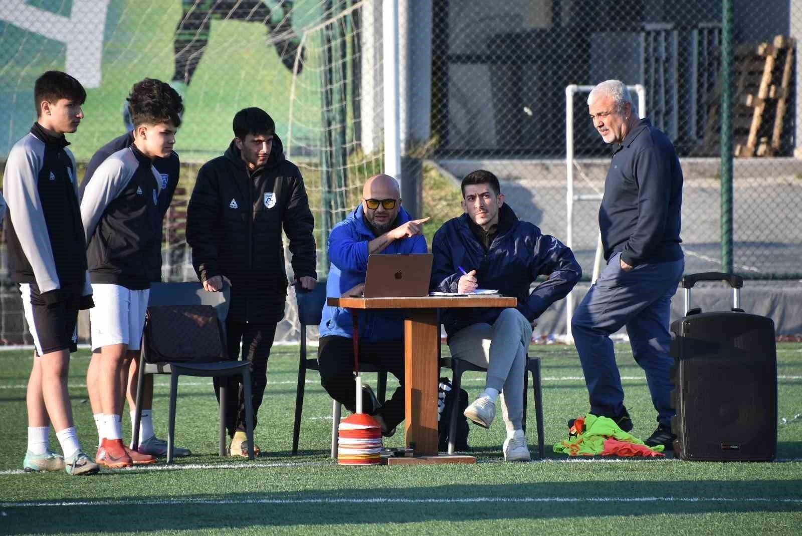 Büyükşehir Belediyespor altyapı futbolcularına bilimsel performans analizi