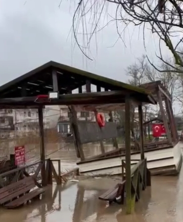 Şile’de sağanak su baskınlarına neden oldu