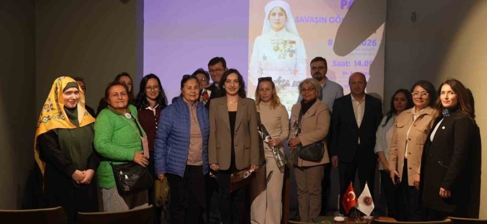 Çanakkale’de "Savaşın Gölgesinde Kadın" Paneli Düzenlendi