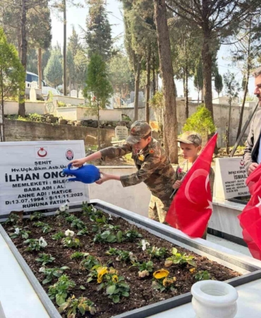 Bayram öncesi şehit mezarlıkları ter temiz oldu