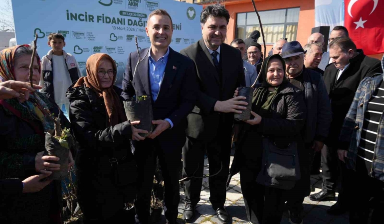 Havran’da 102 çiftçiye 2 bin 500 incir fidanı dağıtıldı