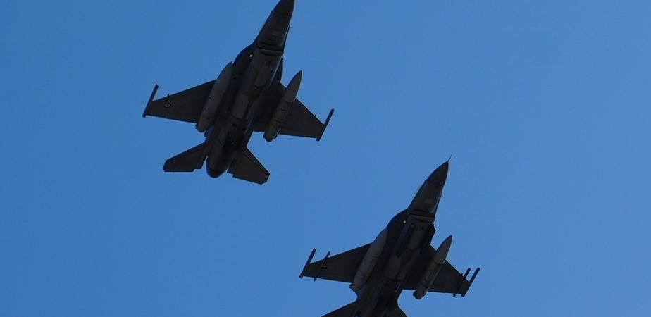 Edirne semalarında F-16 ve Akıncı’dan prova uçuşu