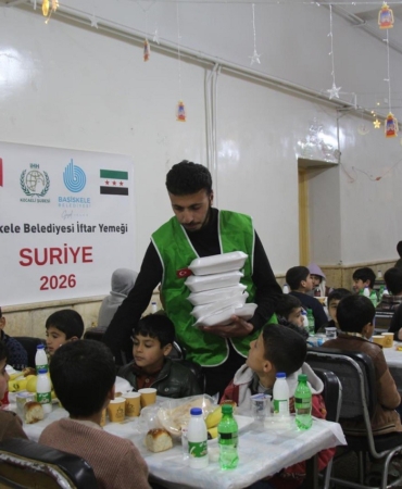Başiskele Belediyesinden Suriye’de iftar sofrası
