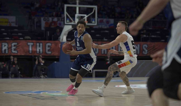 Bahçeşehir Koleji yarı finalde