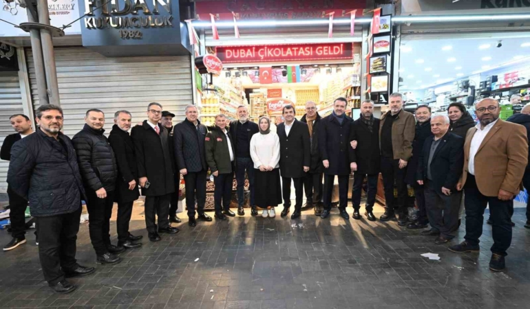 BTSO Başkanı Burkay, tarihi çarşıda esnafla buluştu