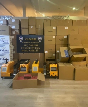 Bursa’da kaçak sigara imalathanesine operasyon: 460 kilo tütün ele geçirildi