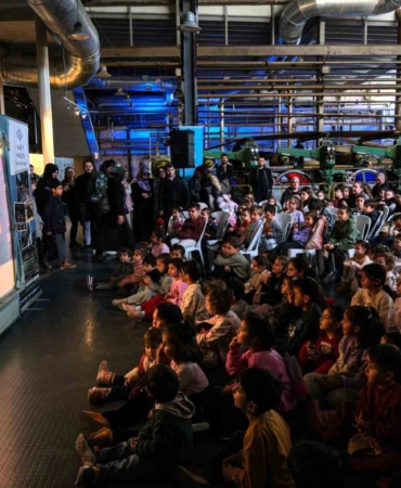 Çocuklar geleneksel gölge gösterisi ile eğlenceli anlar yaşadı