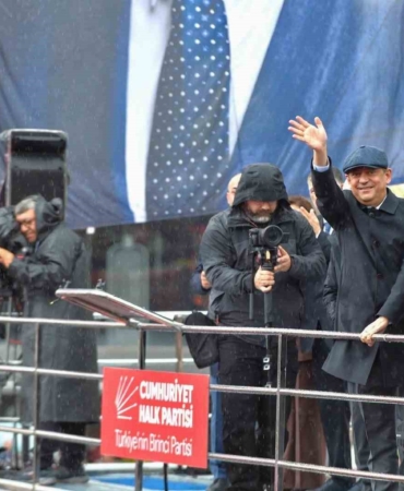 CHP Genel Başkanı Özel: "Ben milletimden utandım o görüntüler adına. Ben özür diyorum milletimden"