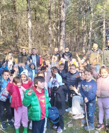 Edremitli öğrenciler Kazdağları Bal Ormanına fidan dikti