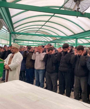 Sahurda fenalaştı, hastanede hayatını kaybetti