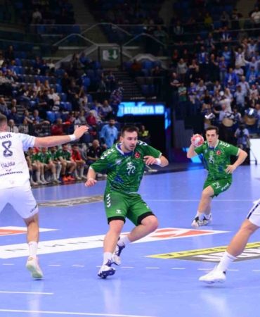 Nilüfer Belediyespor Macaristan’dan avantajlı dönüyor