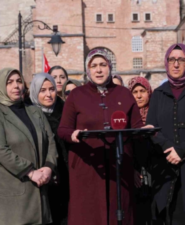 AK Parti Kadın Kolları’nın 300 bini aşkın hatminin duası Ayasofya’da yapıldı