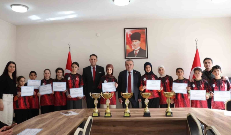 Bilecik’te ‘Floor Curling’ başarı belgeleri sahiplerini buldu