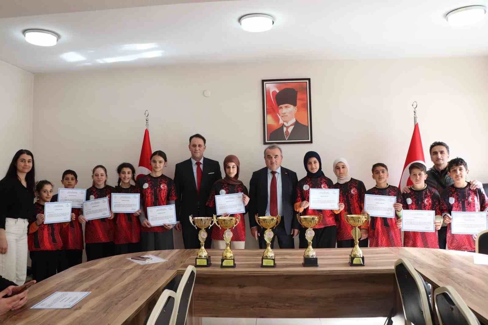 Bilecik’te ‘Floor Curling’ başarı belgeleri sahiplerini buldu