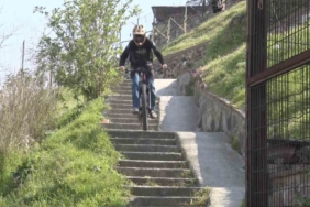 Adrenalin dolu anlar kask kamerasında...Bursalı genç Dünya Şampiyonası’na hazırlanıyor